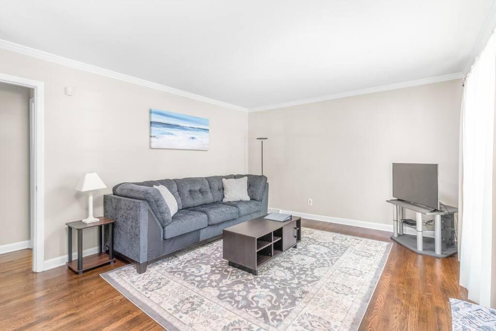 Апартаменты Spotless 4Br Near Clt Uptown, Fast Wi-Fi Шарлотт Экстерьер фото