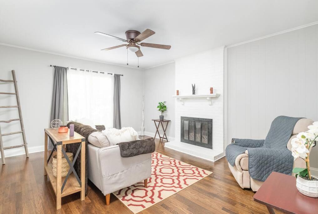 Апартаменты Spotless 4Br Near Clt Uptown, Fast Wi-Fi Шарлотт Экстерьер фото